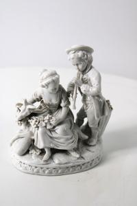 SCULTURA IN PORCELLANA BISQUIT 